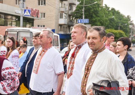 У Житомирі пройшла масштабна Вишивана хода