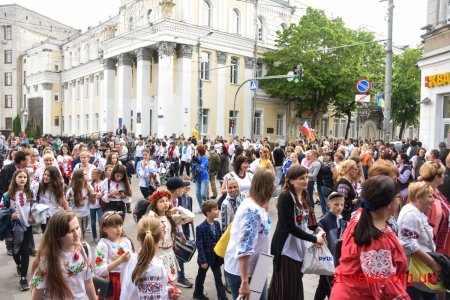 У Житомирі пройшла масштабна Вишивана хода