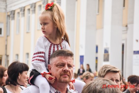У Житомирі пройшла масштабна Вишивана хода