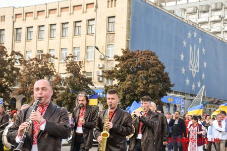 У Житомирі пройшла масштабна Вишивана хода