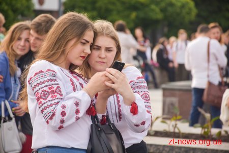 У Житомирі пройшла масштабна Вишивана хода
