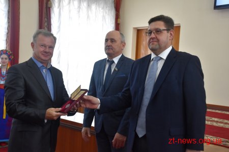 23 сесія обласної ради традиційно розпочалася із нагородження жителів Житомирщини