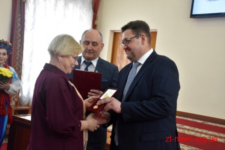 23 сесія обласної ради традиційно розпочалася із нагородження жителів Житомирщини