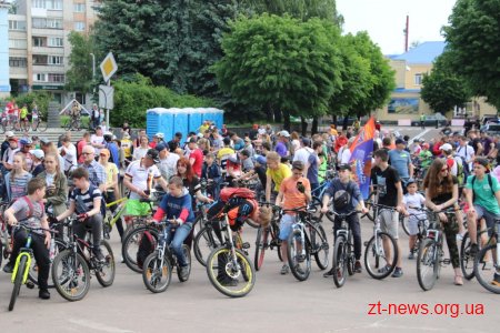 Велодень в Житомирі зібрав понад три тисячі учасників