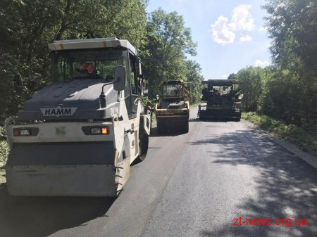 На дорозі Новоград-Волинський – Ярунь – Баранівка вже уклали асфальт на 3,2 км