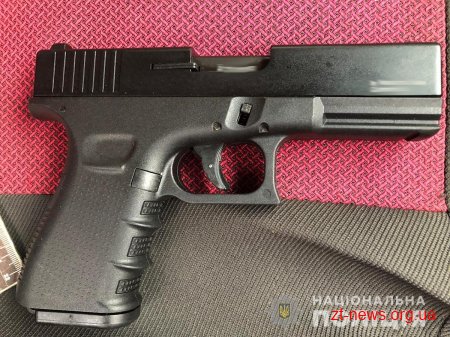 У Житомирському районі поліцейські оперативно затримали підозрюваних у розбійному нападі на магазин