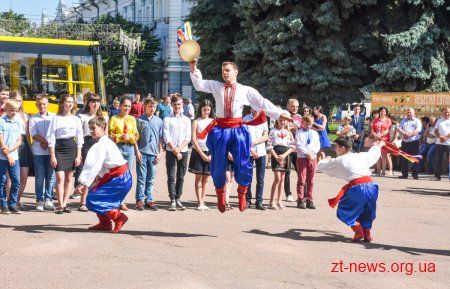 20 шкільних автобусів отримали ОТГ Житомирщини