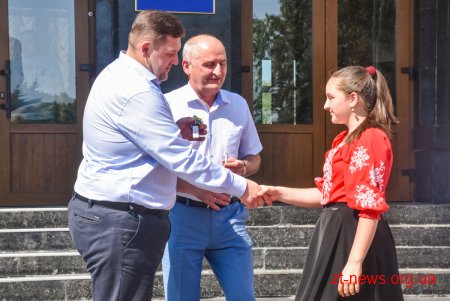 20 шкільних автобусів отримали ОТГ Житомирщини