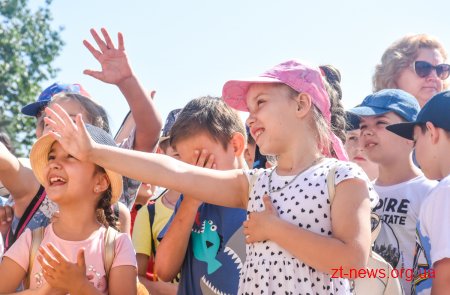 20 шкільних автобусів отримали ОТГ Житомирщини