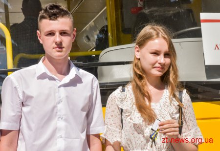 20 шкільних автобусів отримали ОТГ Житомирщини