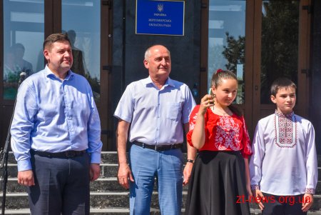 20 шкільних автобусів отримали ОТГ Житомирщини