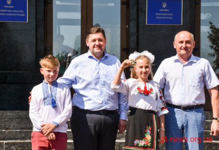 20 шкільних автобусів отримали ОТГ Житомирщини