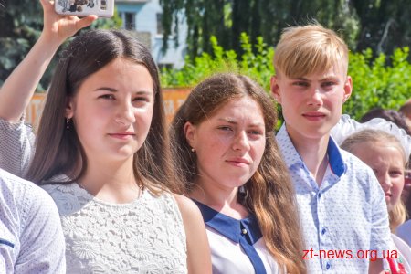 20 шкільних автобусів отримали ОТГ Житомирщини