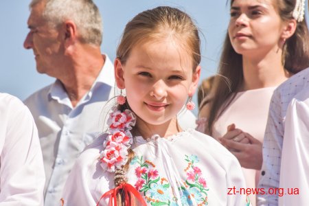 20 шкільних автобусів отримали ОТГ Житомирщини