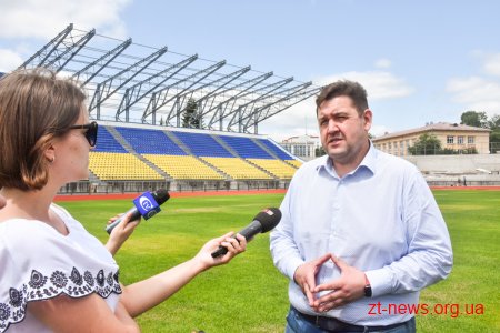 За тиждень на стадіоні «Полісся» тестуватимуть освітлення та накриватимуть трибуну