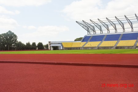 За тиждень на стадіоні «Полісся» тестуватимуть освітлення та накриватимуть трибуну