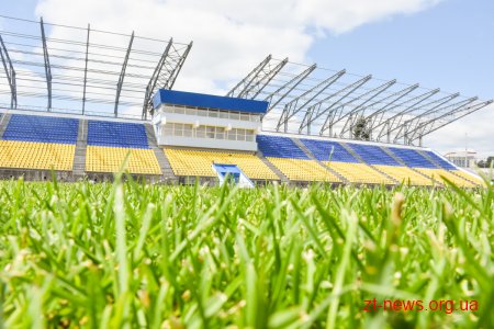 За тиждень на стадіоні «Полісся» тестуватимуть освітлення та накриватимуть трибуну