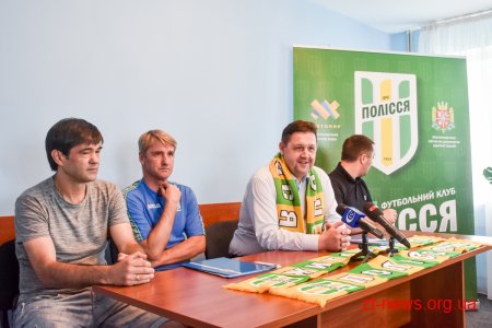Тренувати ФК «Полісся» продовжать Анатолій Безсмертний та Сергій Коновалов