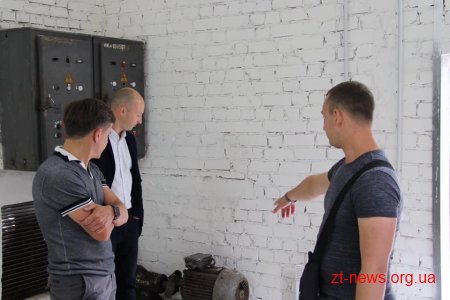 Сергій Сухомлин оглянув одну з семи модернізованих насосних станцій