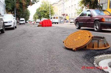 Сергій Сухомлин проінспектував хід капітального ремонту вулиці Великої Бердичівської