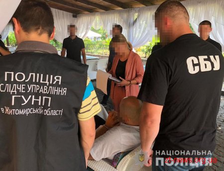 У Житомирі керівник громадської організації вимагав 30 тис. доларів за неперешкоджання роботі підприємства