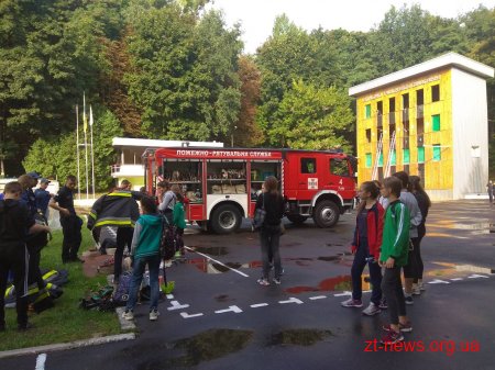 Команда Житомирської школи №17 взяла участь у XVIІ Всеукраїнських змаганнях юних рятувальників