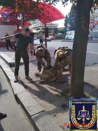 Військова прокуратура Житомирського гарнізону затримала військовослужбовця-наркодилера