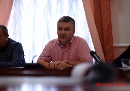 Про те, що зроблено і потрібно ще зробити на стадіоні «Полісся», говорили під час робочої наради