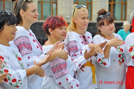 Житомиряни долучилися до флешмобу жестової мови