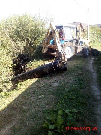 Трубу по якій нечистоти скидали у річку Крошенка демонтували
