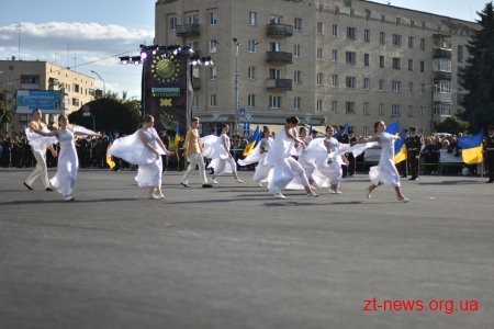 16 військових духових оркестрів пройшлися вулицями Житомира