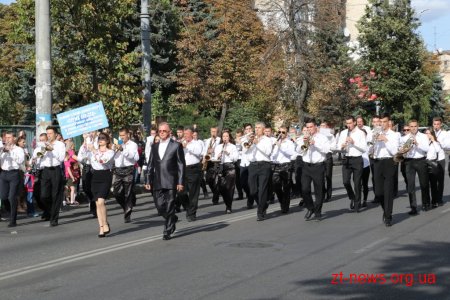 16 військових духових оркестрів пройшлися вулицями Житомира