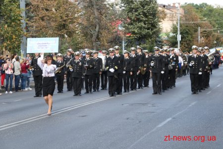 16 військових духових оркестрів пройшлися вулицями Житомира