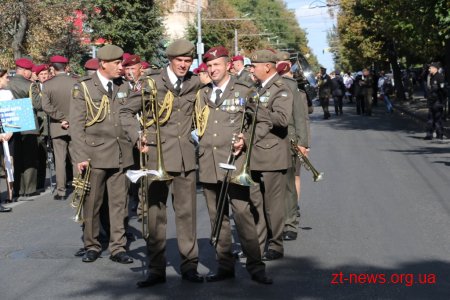 16 військових духових оркестрів пройшлися вулицями Житомира
