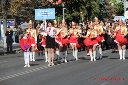 16 військових духових оркестрів пройшлися вулицями Житомира