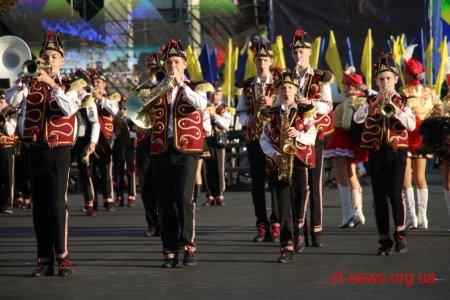 16 військових духових оркестрів пройшлися вулицями Житомира