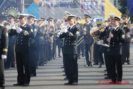 16 військових духових оркестрів пройшлися вулицями Житомира