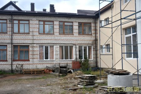 Голова ОДА у Коростені проінспектував стан ремонту місцевої школи