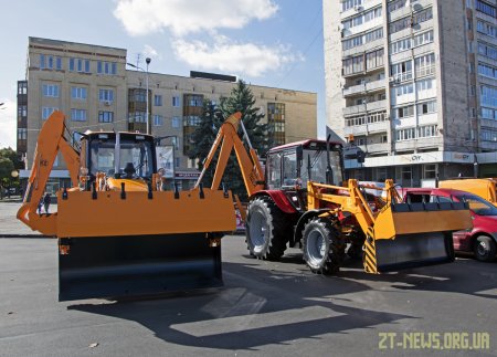 На майдані Соборному триває підготовка до Другого форуму регіонів України та Республіки Білорусь