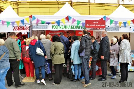 На Михайлівській розпочався ярмарок, де продають білоруську та українську продукцію