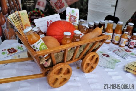 На Михайлівській розпочався ярмарок, де продають білоруську та українську продукцію