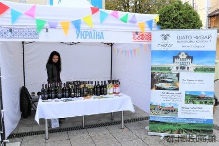 На Михайлівській розпочався ярмарок, де продають білоруську та українську продукцію