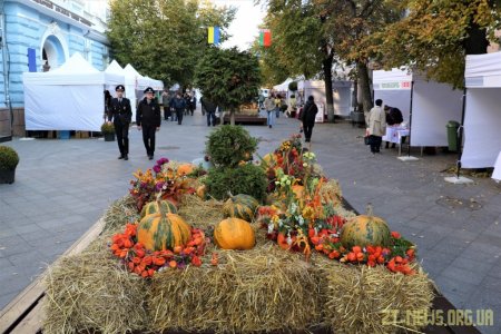 На Михайлівській розпочався ярмарок, де продають білоруську та українську продукцію