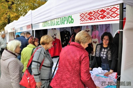 На Михайлівській розпочався ярмарок, де продають білоруську та українську продукцію