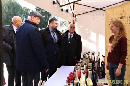На Михайлівській розпочався ярмарок, де продають білоруську та українську продукцію