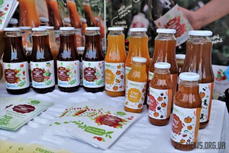 На Михайлівській розпочався ярмарок, де продають білоруську та українську продукцію