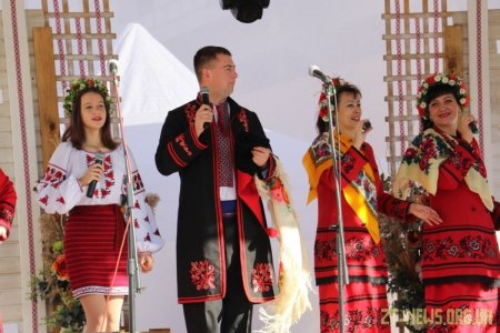 У Житомирі відгуляли Покровське весілля