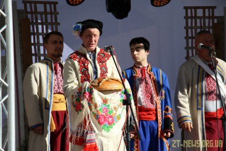У Житомирі відгуляли Покровське весілля