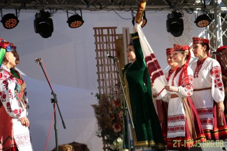 У Житомирі відгуляли Покровське весілля