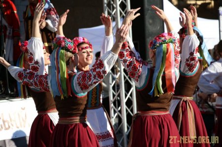 У Житомирі відгуляли Покровське весілля